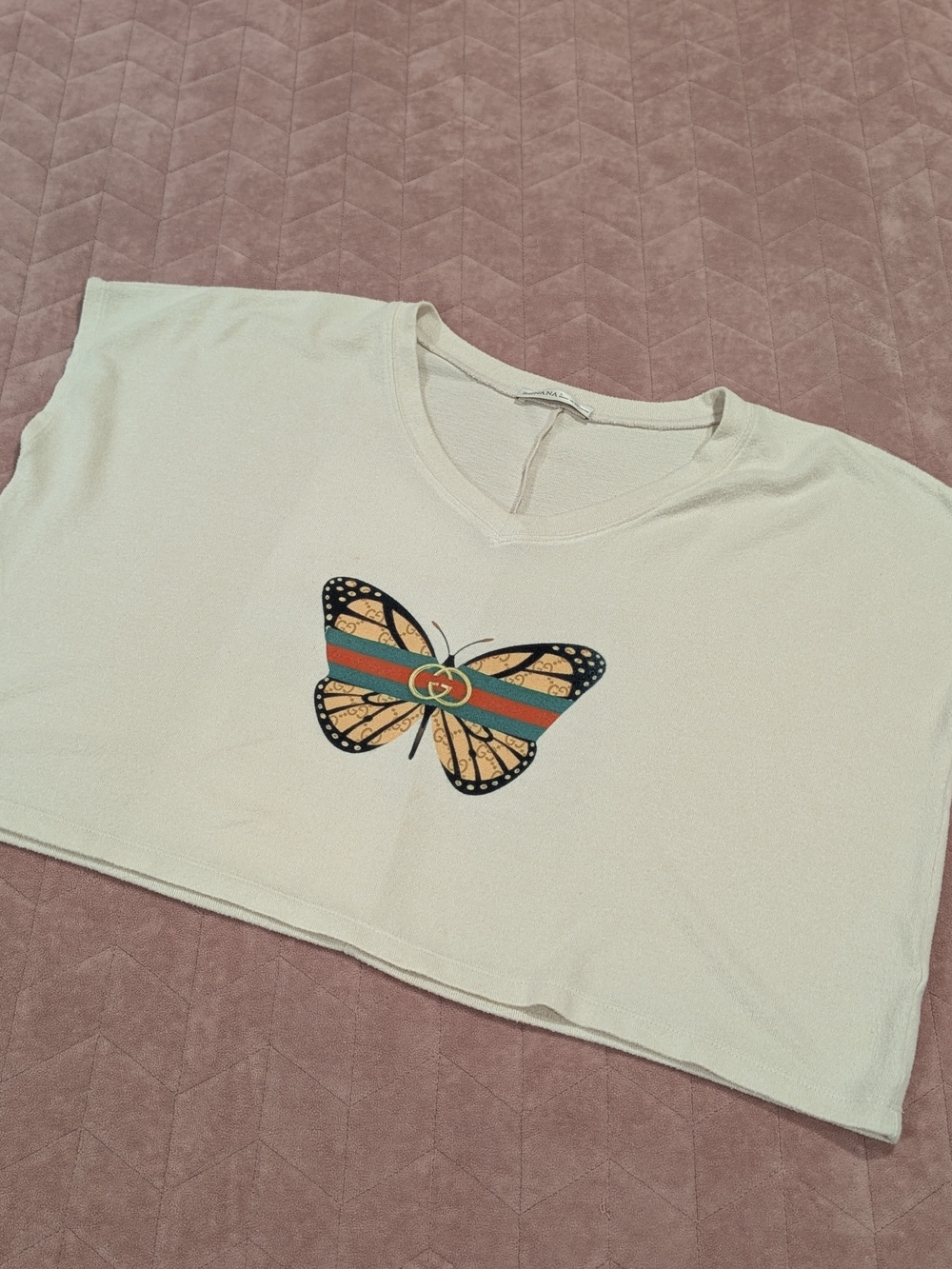 Women's Zenana Cream Graphic Butterfly & Fashion Pocket Tops, Size M/L - Picture 2 of 3